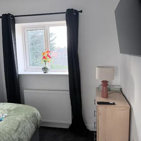Tranquil Near Shopping And Centre * Leeds (West Yorkshire)