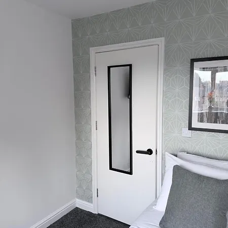 Tranquil Near Shopping And Centre Homestay Leeds (West Yorkshire)