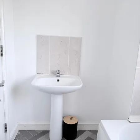Homestay Tranquil Near Shopping And Centre Leeds (West Yorkshire)