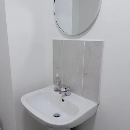 Homestay Tranquil Near Shopping And Centre *