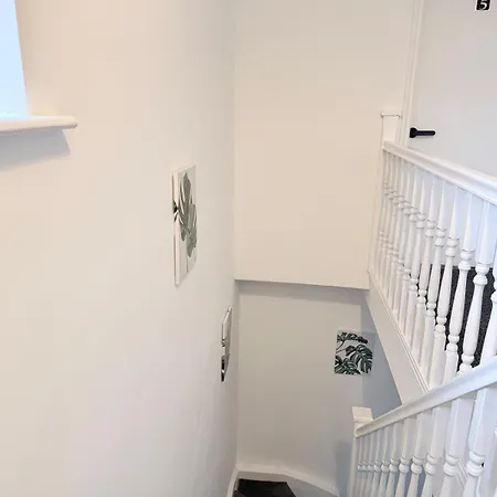 Homestay Tranquil Near Shopping And Centre *